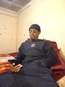 Snapshot of Hluga_25 chatting on 09-18-25, 03:08 Hluga 25 online show from 09-18-25, 03:08