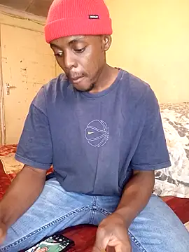 Snapshot of Hluga_25 chatting on 09-24-25, 07:12 Hluga 25 online show from 09-24-25, 07:12