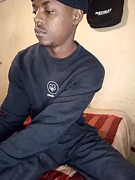 Snapshot of Hluga_25 chatting on 10-20-25, 03:29 Hluga 25 online show from 10-20-25, 03:29