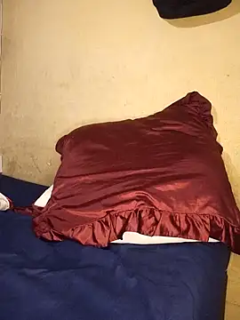 Snapshot of Hluga_25 chatting on 10-31-25, 08:10 Hluga 25 online show from 10-31-25, 08:10