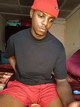 Snapshot of Hluga_25 chatting on 11-14-25, 04:22 Hluga 25 online show from 11-14-25, 04:22