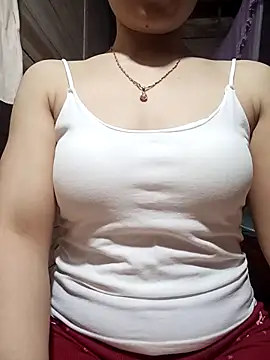 LucyyLy online show from 05-05-26, 11:51