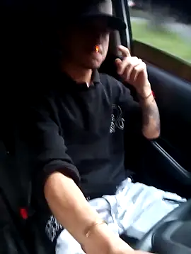 Snapshot of DebutingPathway chatting on 12-19-25, 11:17 DebutingPathway online show from 12-19-25, 11:17