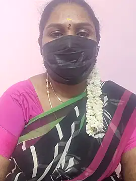 Snapshot of Tamil_Azhaghi25 chatting on 09-14-25, 04:28 Tamil Azhaghi25 online show from 09-14-25, 04:28