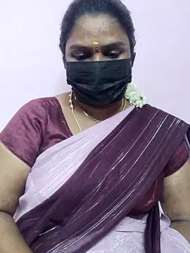 Snapshot of Tamil_Azhaghi25 chatting on 09-18-25, 04:42 Tamil Azhaghi25 online show from 09-18-25, 04:42