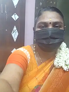 Snapshot of Tamil_Azhaghi25 chatting on 10-08-25, 05:21 Tamil Azhaghi25 online show from 10-08-25, 05:21
