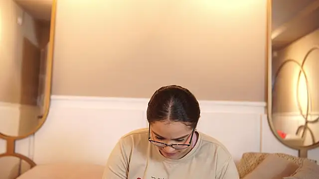 Tayler Kim online show from 10-11-25, 06:39