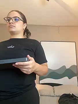 Tayler Kim online show from 11-29-25, 06:55