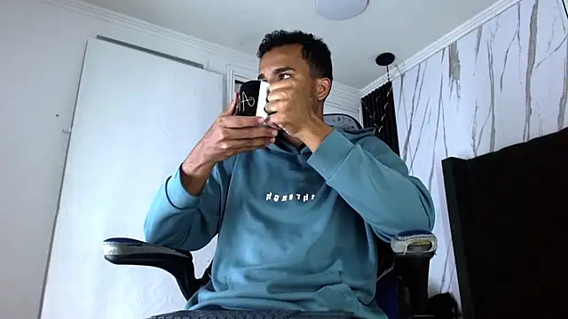 aston xvera online show from 10-18-25, 03:31