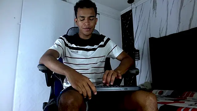 aston xvera online show from 10-23-25, 03:28