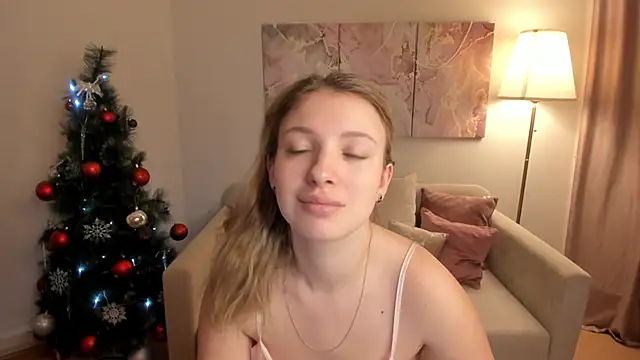 MilinaMorris online show from 12-18-25, 01:44