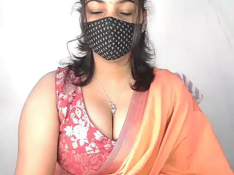 Hott Noor online show from 01-12-26, 07:35