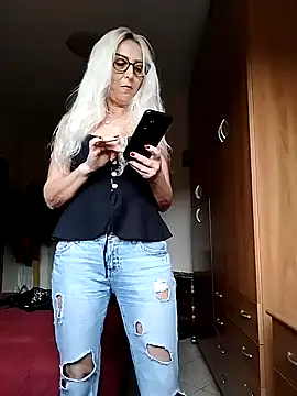 Snapshot of _sexyBLONDE46_ chatting on 11-07-25, 02:17 sexyBLONDE46 online show from 11-07-25, 02:17