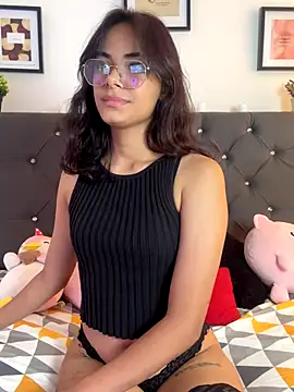 Im Lyan online show from 10-16-25, 03:24