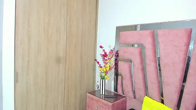 MaraKarly online show from 10-17-25, 07:38