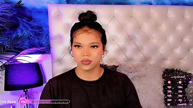 Valeria Swett  online show from 04-13-26, 08:14