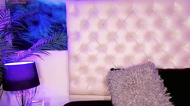 Snapshot of Valeria_Swett_ chatting on 06-27-26, 12:04 Valeria Swett online show from 06-27-26, 12:04