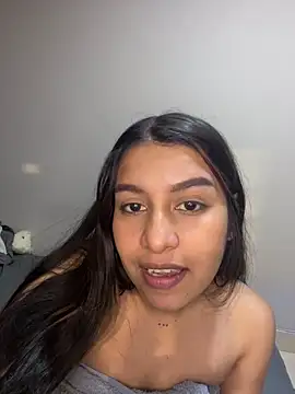  Chloe Smith online show from 09-19-25, 05:09