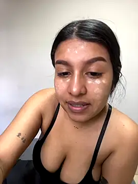  Chloe Smith online show from 10-18-25, 03:13