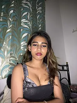 STRIP GLOW online show from 02-25-26, 07:23