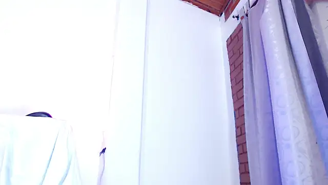 Snapshot of aura-monet chatting on 10-26-25, 04:40 aura-monet online show from 10-26-25, 04:40