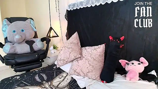 Snapshot of IvyBelle_ chatting on 07-09-26, 11:25 IvyBelle online show from 07-09-26, 11:25