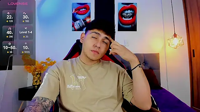 Nicolas James Sc online show from 10-29-25, 01:35