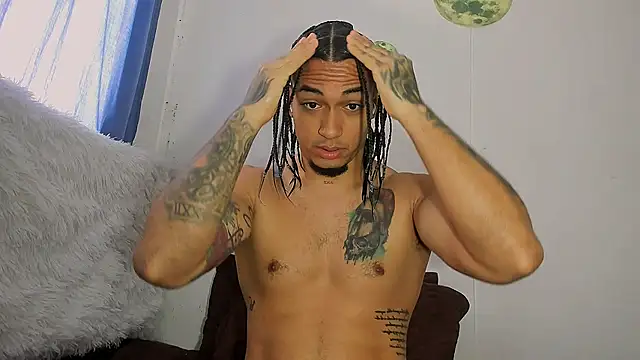 Snapshot of magic_mike_26 chatting on 04-26-26, 01:42 magic mike 26 online show from 04-26-26, 01:42