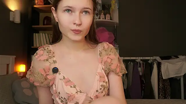 LynHillaire online show from 02-01-26, 11:20