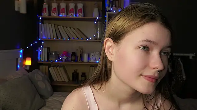 LynHillaire online show from 02-16-26, 11:28