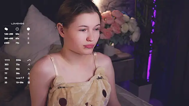 Snapshot of LynHillaire chatting on 04-30-26, 12:55 LynHillaire online show from 04-30-26, 12:55