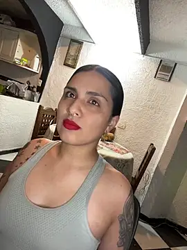 Snapshot of alix_beltran chatting on 09-26-25, 01:42 alix beltran online show from 09-26-25, 01:42