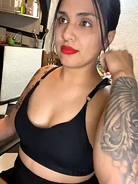 Snapshot of alix_beltran chatting on 10-05-25, 02:21 alix beltran online show from 10-05-25, 02:21