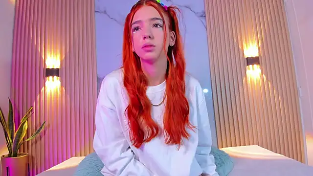 Snapshot of Alana_333 chatting on 10-05-25, 02:15 Alana 333 online show from 10-05-25, 02:15