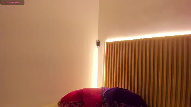 Snapshot of Alana_333 chatting on 12-16-25, 03:17 Alana 333 online show from 12-16-25, 03:17