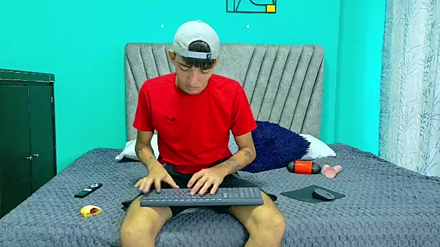 Maikol Ortiz online show from 01-19-26, 02:32