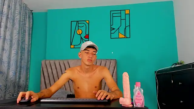 Maikol Ortiz online show from 04-08-26, 12:27