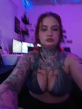 Snapshot of blazed_vixen chatting on 06-17-26, 11:38 blazed vixen online show from 06-17-26, 11:38