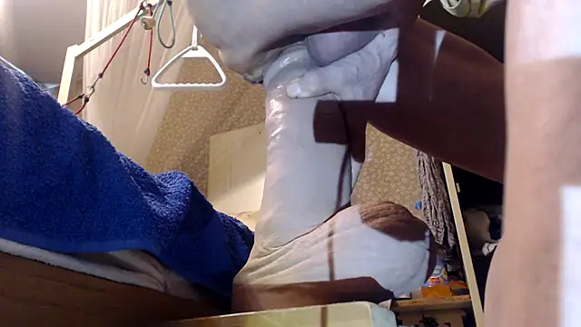 Snapshot of BiglovelyXXL chatting on 11-09-25, 10:46 BiglovelyXXL online show from 11-09-25, 10:46