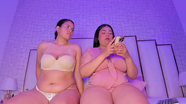 Snapshot of Mia_and_lexy chatting on 10-10-25, 02:32 Mia and lexy online show from 10-10-25, 02:32