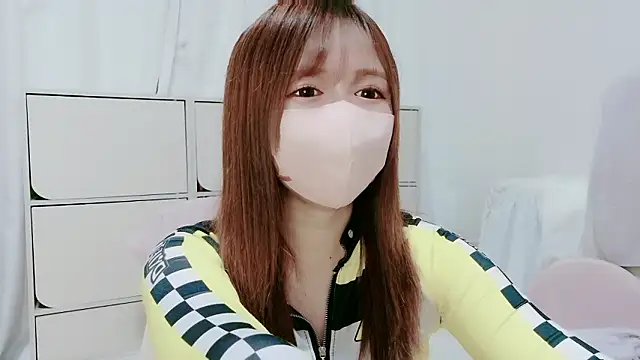 Snapshot of Hanachan_Gcup_ chatting on 10-31-25, 11:33 Hanachan Gcup online show from 10-31-25, 11:33