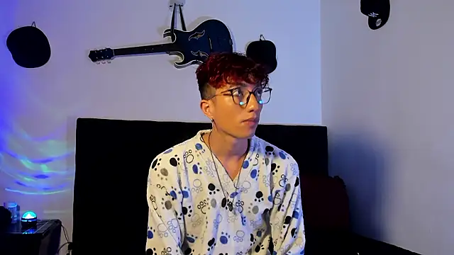 mhatias  online show from 02-17-26, 04:09