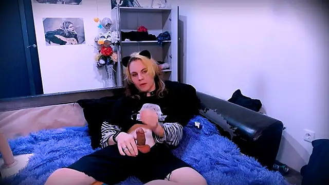 Snapshot of SparkyFerret chatting on 09-29-25, 06:02 SparkyFerret online show from 09-29-25, 06:02