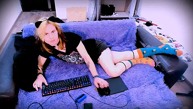 Snapshot of SparkyFerret chatting on 10-03-25, 08:50 SparkyFerret online show from 10-03-25, 08:50