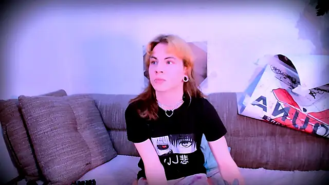 Snapshot of SparkyFerret chatting on 10-25-25, 09:53 SparkyFerret online show from 10-25-25, 09:53