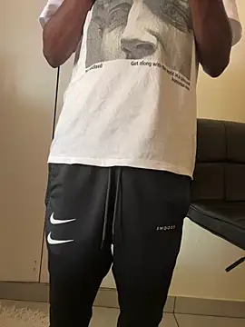 Snapshot of MeneerIan chatting on 09-10-25, 10:37 MeneerIan online show from 09-10-25, 10:37