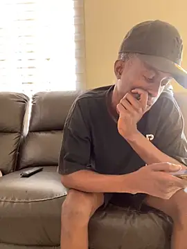 Snapshot of MeneerIan chatting on 10-15-25, 06:13 MeneerIan online show from 10-15-25, 06:13