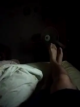 Snapshot of Chross000000 chatting on 12-14-25, 10:42 Chross000000 online show from 12-14-25, 10:42