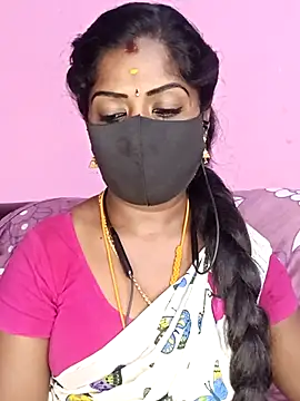 Snapshot of tamilammukuttyy chatting on 04-28-26, 05:01 tamilammukuttyy online show from 04-28-26, 05:01