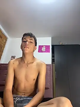 Snapshot of Thiago_blsd chatting on 09-10-25, 06:08 Thiago blsd online show from 09-10-25, 06:08